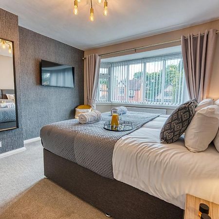 Elegant 5 Bed House - Sleeps 9, Central Solihull, Nec, Jlr, Hs2, Resorts World, Airport Business And Leisure Stays, エクステリア 写真