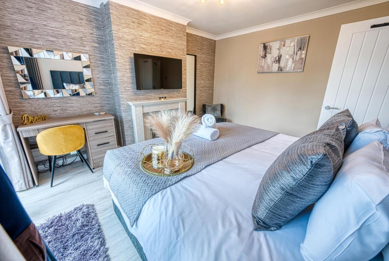 Elegant 5 Bed House - Sleeps 9, Central Solihull, Nec, Jlr, Hs2, Resorts World, Airport Business And Leisure Stays, エクステリア 写真