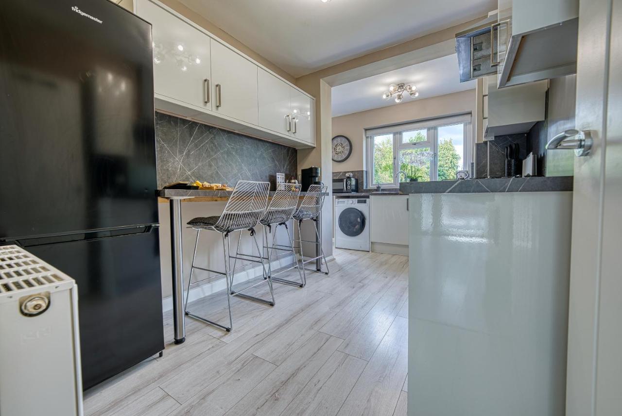 Elegant 5 Bed House - Sleeps 9, Central Solihull, Nec, Jlr, Hs2, Resorts World, Airport Business And Leisure Stays, エクステリア 写真